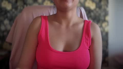 Sindra online show from November 2025 10:01:02 PM