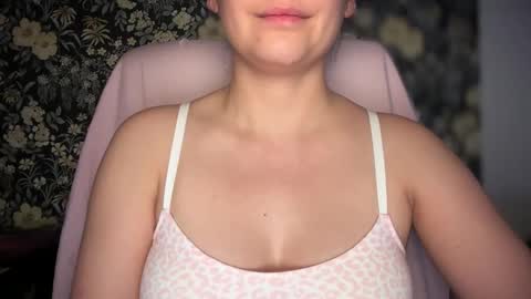 Sindra online show from December 2025 12:51:01 AM