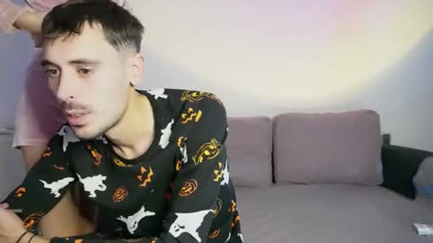 Two4Fun online show from October 2025 05:33:02 PM