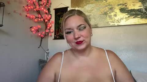 Snapshot of singlesexymom chatting on May 2026 05:30:02 PM singlesexymom online show from May 2026 05:30:02 PM