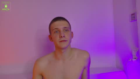 Snapshot of sinntouch chatting on December 2025 03:54:01 PM MARK online show from December 2025 03:54:01 PM