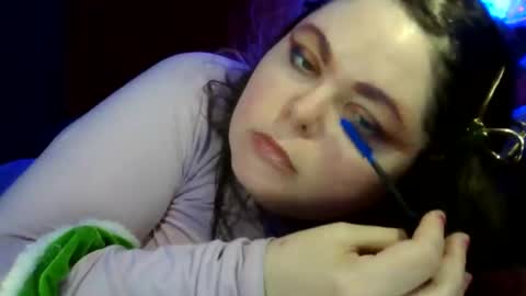 Siofra online show from November 2025 05:28:02 AM