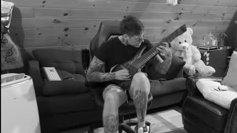 Dustbunnyfoofoo online show from October 2025 10:07:01 PM