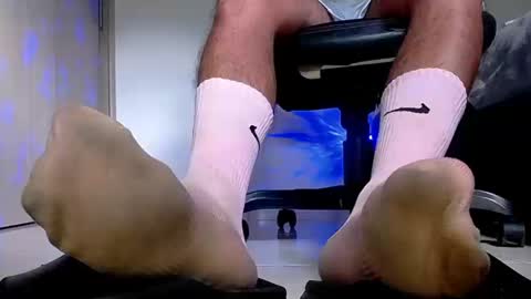 only foot                         worshipers here online show from September 2025 08:42:02 PM