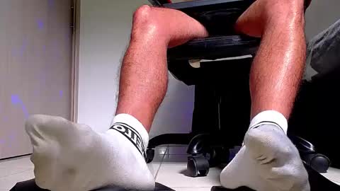 only foot                         worshipers here online show from October 2025 05:56:01 PM