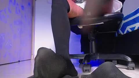 Snapshot of sir_kev66 chatting on November 2025 08:05:01 PM only foot worshipers here online show from November 2025 08:05:01 PM