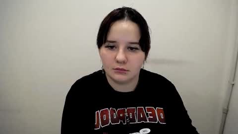 Snapshot of siren_dahlia_ chatting on October 2025 11:58:02 AM Mina online show from October 2025 11:58:02 AM