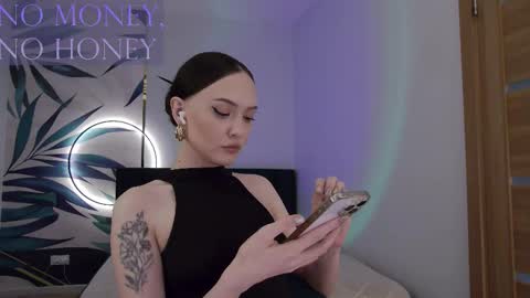 Snapshot of sirenaswhisper chatting on February 2026 12:25:01 PM Goddess Sirena online show from February 2026 12:25:01 PM
