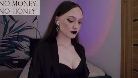 Goddess Sirena online show from May 2026 10:39:01 PM
