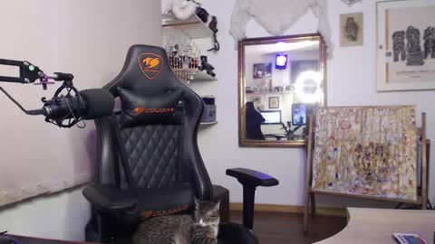 Snapshot of siriss_boyrag chatting on February 2025 11:33:02 PM siriss_boyrag online show from February 2025 11:33:02 PM