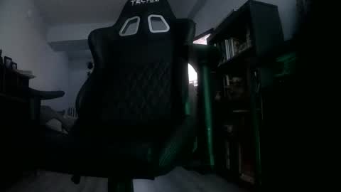 Snapshot of sirwally19er chatting on December 2025 08:46:01 PM sirwally19er online show from December 2025 08:46:01 PM