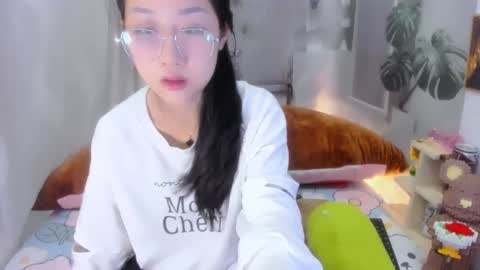 julila online show from November 2025 03:06:02 AM