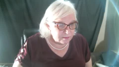 Sissy Diane online show from December 2024 12:30:01 AM