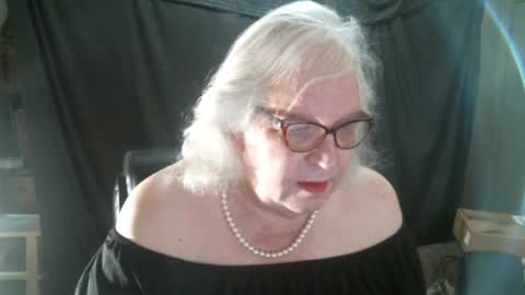 Sissy Diane online show from February 2025 01:56:02 PM