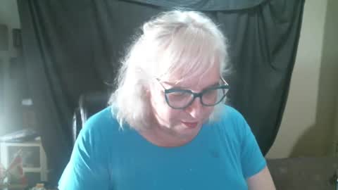 Sissy Diane online show from October 2025 11:33:01 PM