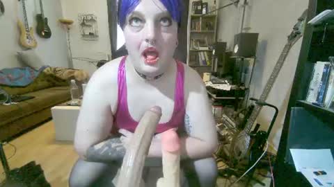 Snapshot of sissylovedoll chatting on July 2026 02:05:02 PM Tiffany Candy online show from July 2026 02:05:02 PM