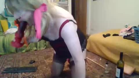 sissyslut online show from April 2026 05:17:01 PM