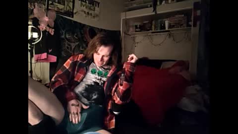 Snapshot of skankhuntrix chatting on February 2026 03:18:01 AM SkankHUNTRx online show from February 2026 03:18:01 AM