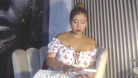 Snapshot of skarlethvilla chatting on November 2025 02:03:01 AM Skarleth villa online show from November 2025 02:03:01 AM