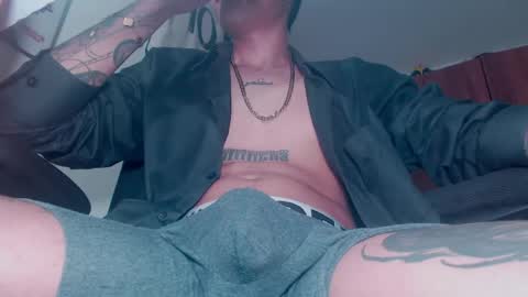 Snapshot of skateboy444 chatting on May 2026 07:36:02 AM king online show from May 2026 07:36:02 AM