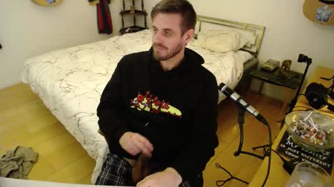 Snapshot of skatejocke chatting on December 2025 01:14:02 AM skatejocke online show from December 2025 01:14:02 AM