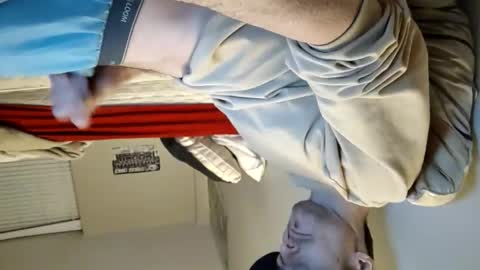 skaterpunk_92 online show from December 2025 10:54:02 AM