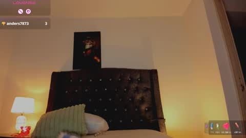 Snapshot of skay_hot chatting on November 2025 12:11:02 AM Skay online show from November 2025 12:11:02 AM