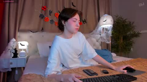 Snapshot of skelerata chatting on October 2025 01:13:02 AM Emily online show from October 2025 01:13:02 AM