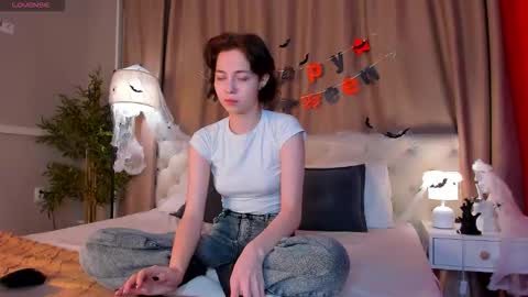 Snapshot of skelerata chatting on October 2025 01:11:01 AM Emily online show from October 2025 01:11:01 AM