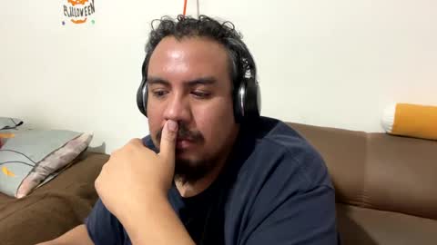 Snapshot of skinhell chatting on December 2024 11:58:01 PM Elias online show from December 2024 11:58:01 PM