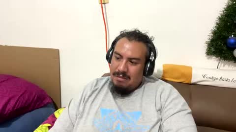 Snapshot of skinhell chatting on March 2025 12:42:02 AM Elias online show from March 2025 12:42:02 AM