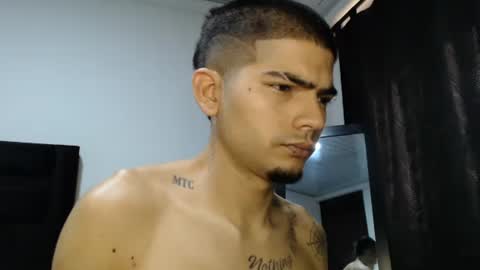 Snapshot of skinny_badboy chatting on December 2024 09:19:01 PM E R O S online show from December 2024 09:19:01 PM