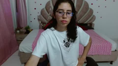 Raelle online show from May 2026 06:35:02 PM