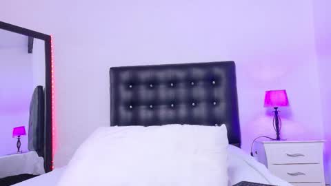 skinny_hottie18 online show from October 2025 03:02:01 PM