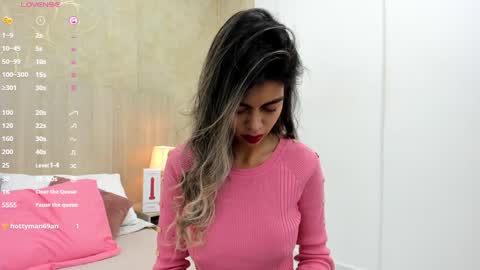 Snapshot of skinny_noa chatting on January 2025 11:37:01 AM Noa online show from January 2025 11:37:01 AM