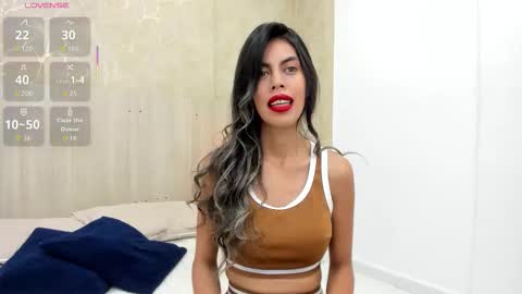 Snapshot of skinny_noa chatting on October 2025 11:42:01 AM Noa online show from October 2025 11:42:01 AM