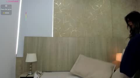 Snapshot of skinny_noa chatting on November 2025 11:31:01 AM Noa online show from November 2025 11:31:01 AM