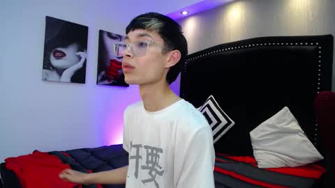 Snapshot of skinny_office chatting on February 2026 08:52:01 PM David online show from February 2026 08:52:01 PM