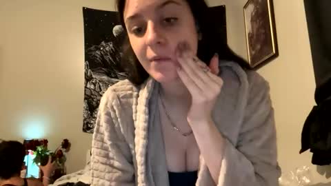 Snapshot of skinnyangel21 chatting on December 2025 12:20:02 AM skinnyangel21 online show from December 2025 12:20:02 AM