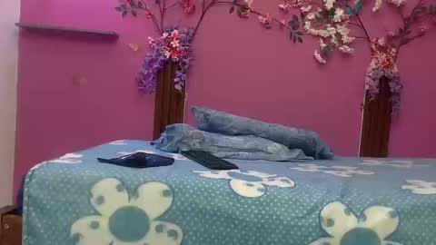 Snapshot of skinnybarbie022 chatting on September 2025 12:45:01 AM barbi online show from September 2025 12:45:01 AM