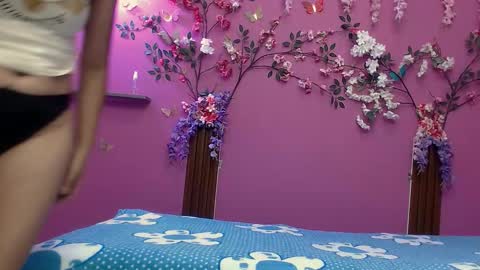 Snapshot of skinnybarbie022 chatting on September 2025 01:29:01 AM barbi online show from September 2025 01:29:01 AM