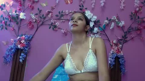 Snapshot of skinnybarbie022 chatting on October 2025 02:10:01 AM barbi online show from October 2025 02:10:01 AM