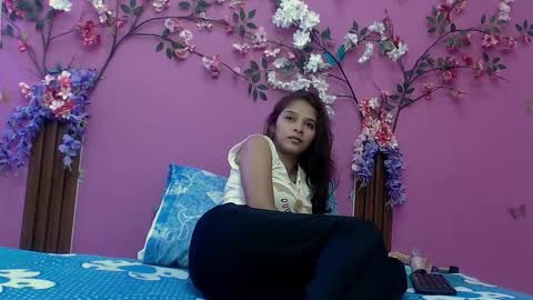 Snapshot of skinnybarbie022 chatting on October 2025 01:17:01 AM barbi online show from October 2025 01:17:01 AM