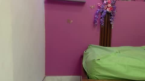 Snapshot of skinnybarbie022 chatting on October 2025 12:36:02 AM barbi online show from October 2025 12:36:02 AM