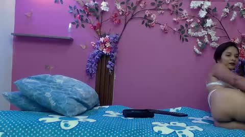 Snapshot of skinnybarbie022 chatting on December 2025 12:20:02 AM barbi online show from December 2025 12:20:02 AM