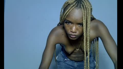 Linda independent model online show from April 2026 06:16:01 PM