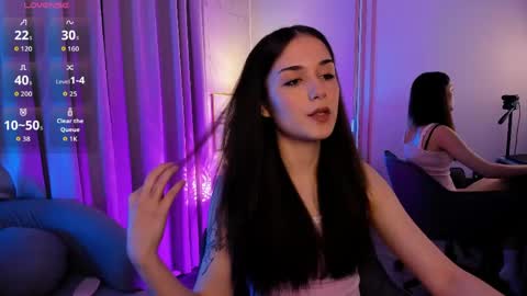 Ellie online show from May 2026 08:25:01 PM