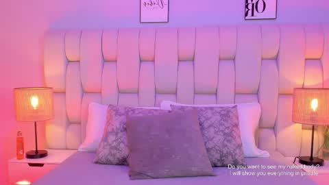 Foxy online show from April 2026 07:33:02 PM