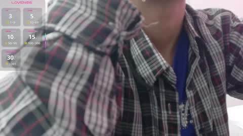 Snapshot of skinnyneighbour_ chatting on January 2026 02:58:02 AM Karla online show from January 2026 02:58:02 AM