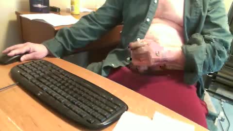 Snapshot of skn1960e chatting on December 2024 02:50:02 PM skn1960e online show from December 2024 02:50:02 PM